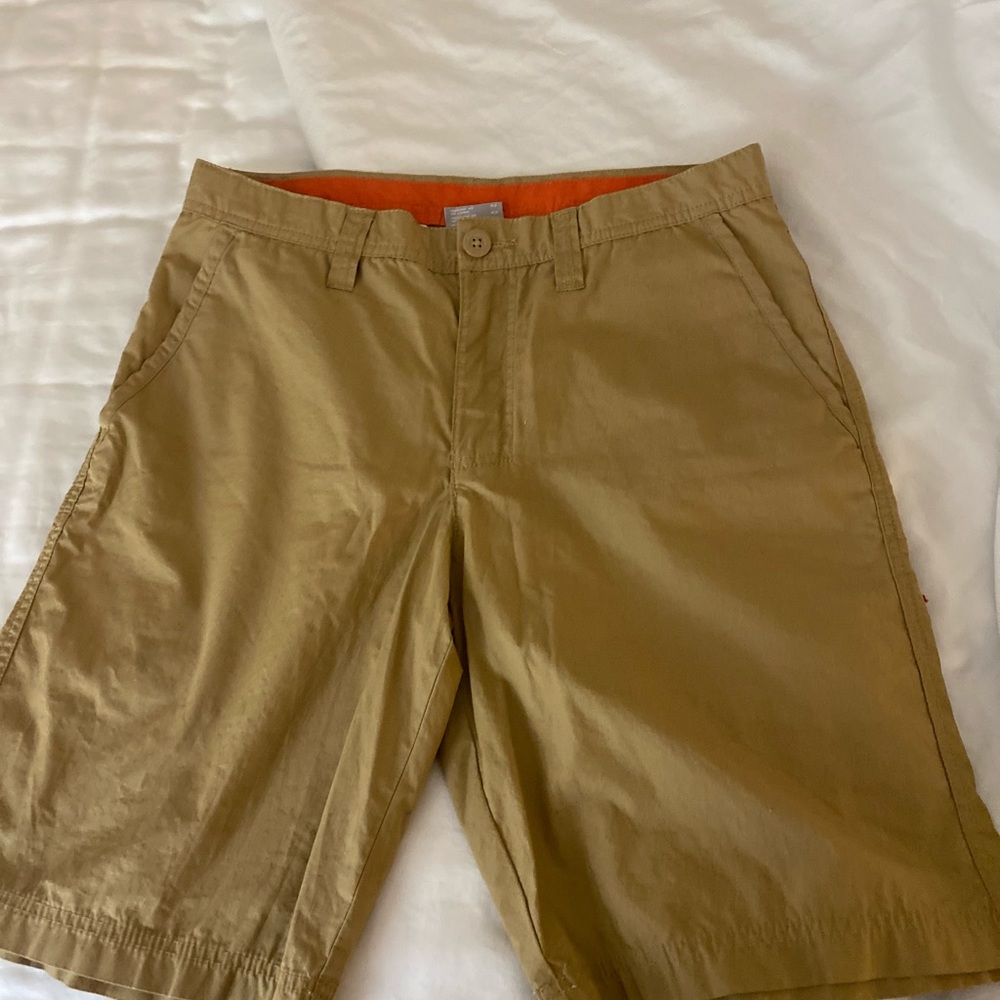 COLUMBIA Men’s Tan Chino Shorts 32 W x 10 L